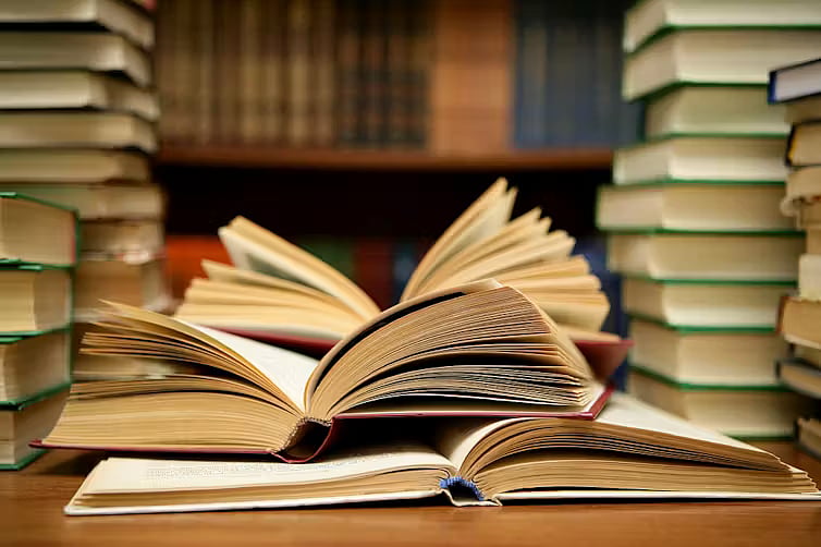 BOOK REVIEW: The Colors Behind the Rainbow - A young writer who looks ...
