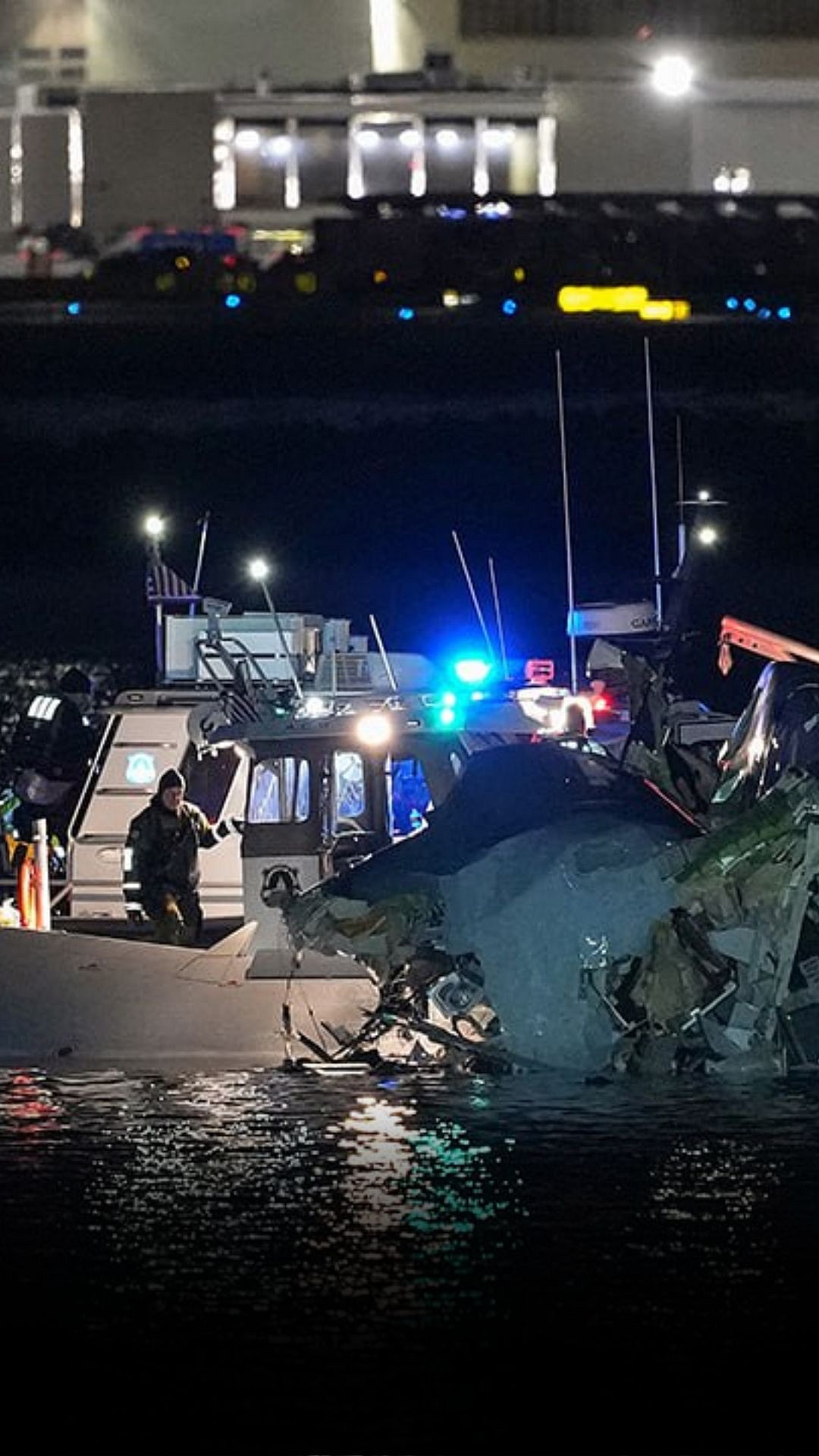 19 Bodies Recovered After American Airlines Jet Hits Army Helicopter In ...