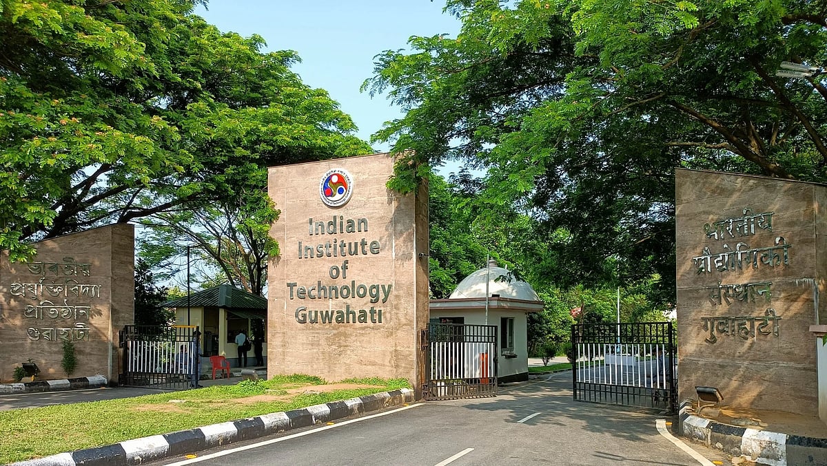 IIT Guwahati hosts sensitisation programme, buyer-seller meet for pearl farmers
