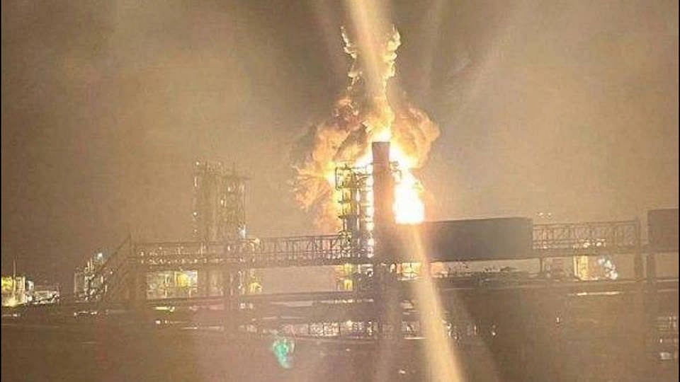Ukraine Claims Strike On Major Oil Refinery In Russia s Leningrad ukraine-claims-strike-on-major-oil-refinery-in-russia-s-leningrad