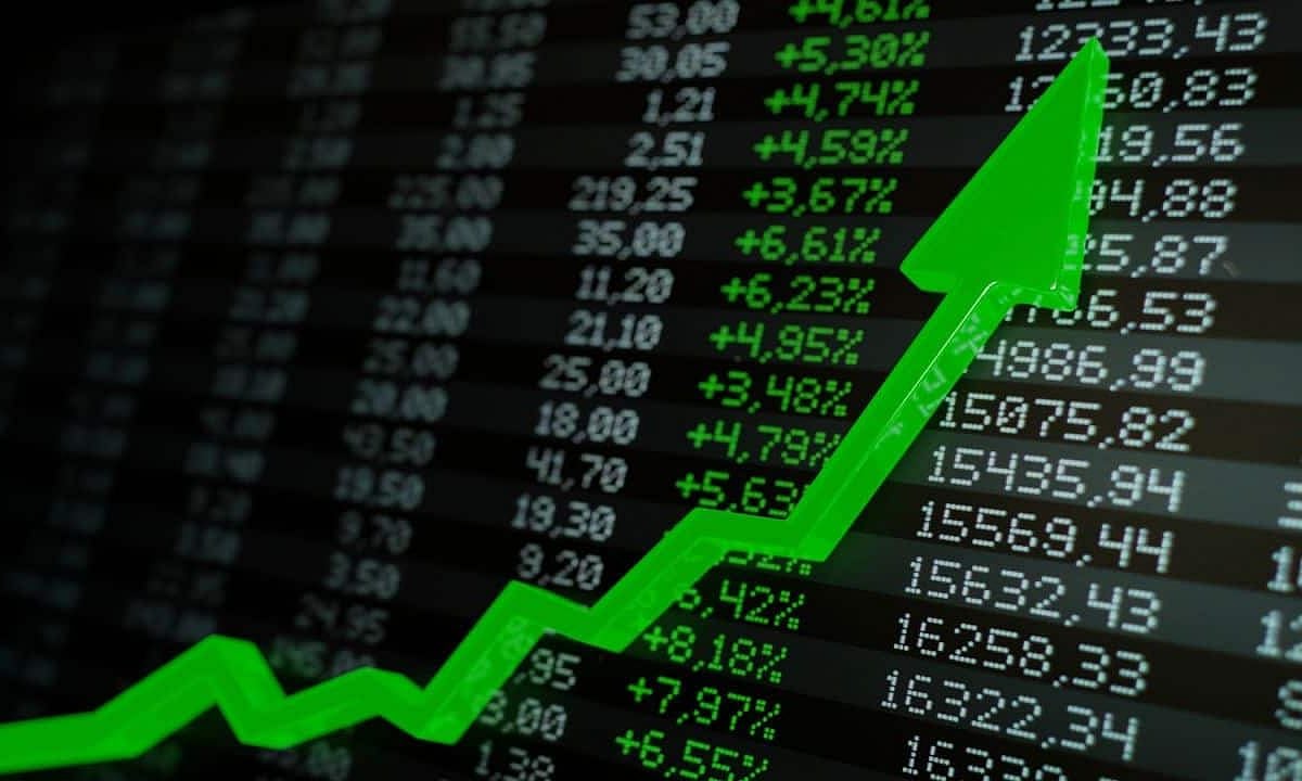 Indices Rise: Sensex, Nifty Maintain Upward Momentum