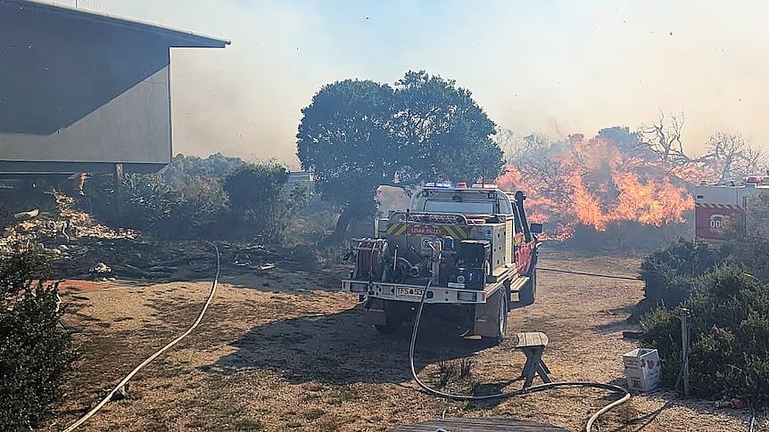 Over 30 homes damaged or destroyed by bushfire in Tasmania
