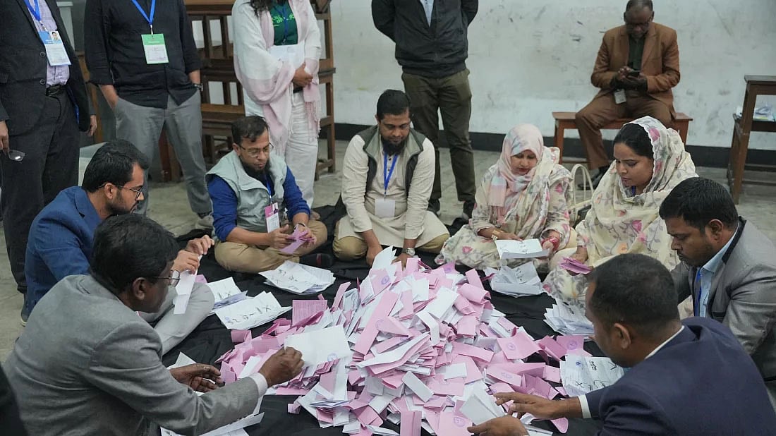 Violence mars Bangladesh election, BNP leading