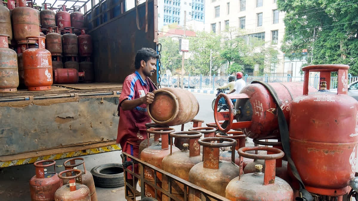 Petroleum Ministry doubles allocation of LPG cylinders for migrant ...