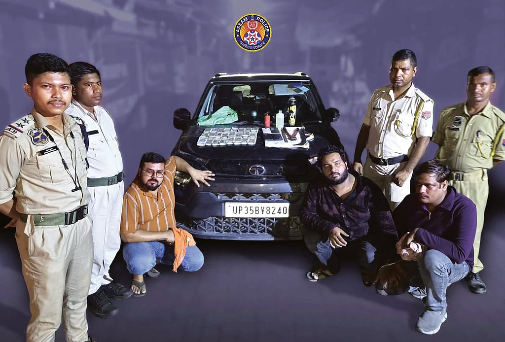 Sentinel Vehicle 3 held, fake notes with a face value of Rs 10.90 lakh seized in Guwahati