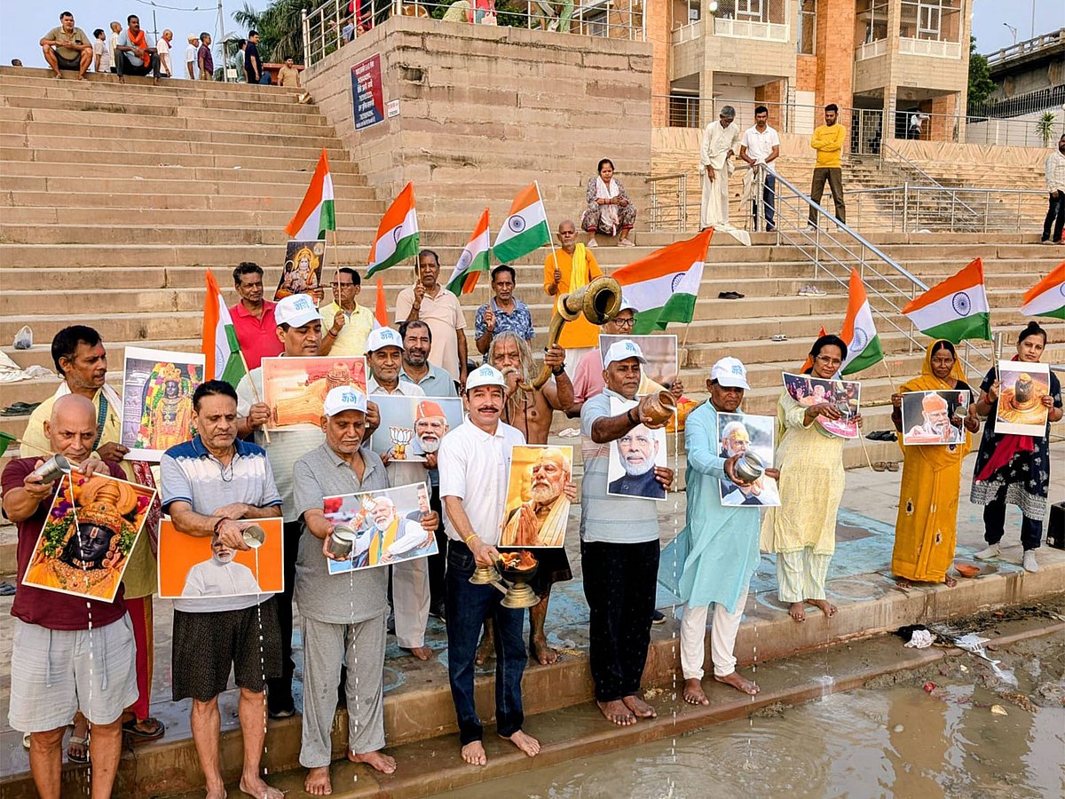 Varanasi Hosts Special Ganga Aarti Honoring PM Modi's 25 Years of Service