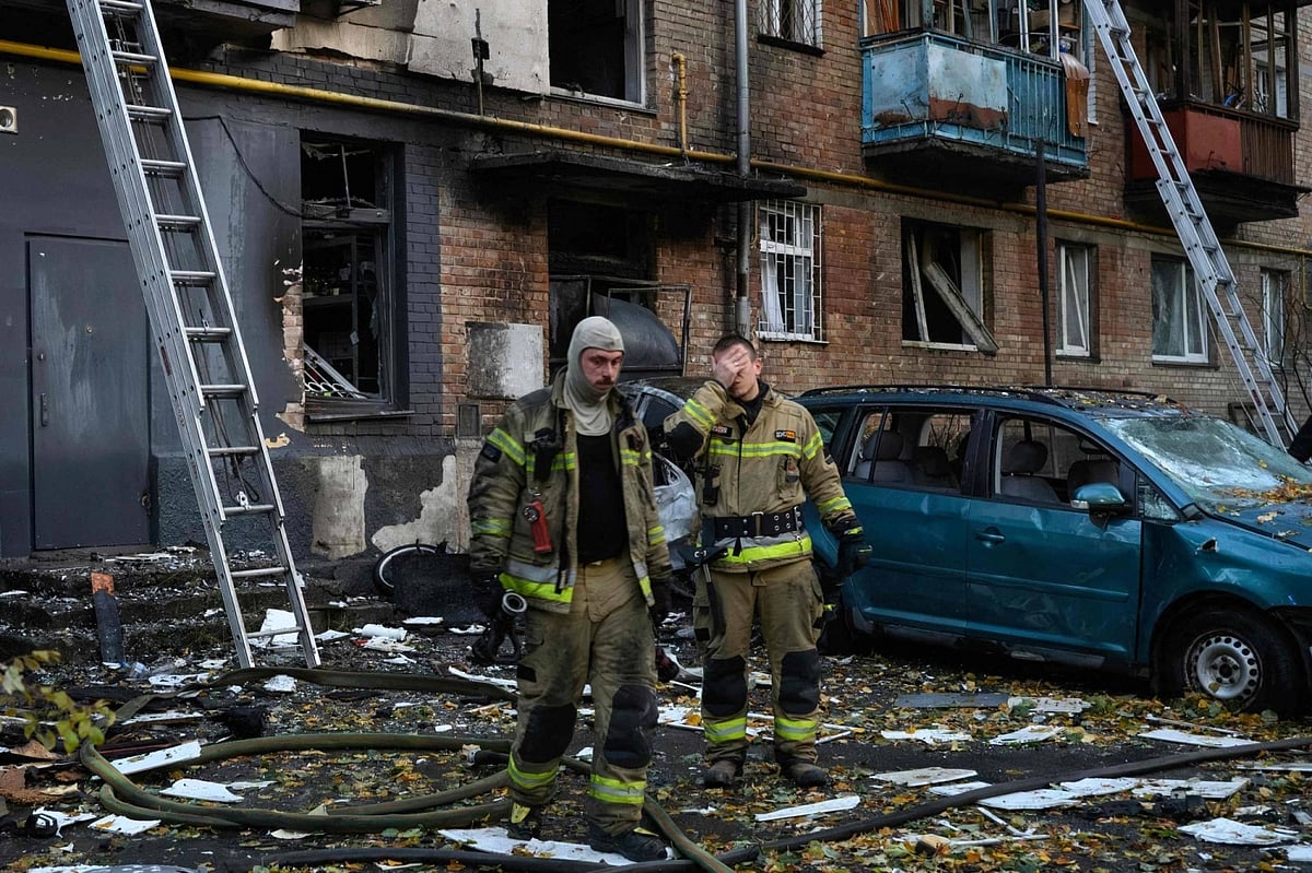 Volodymyr Zelenskyy condemns Russia for attack on residential building ...