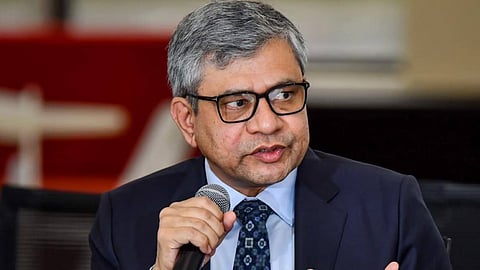 पूर्वोत्तर में रेलवे बुनियादी ढांचा परियोजनाओं के लिए 10,369 करोड़ रुपये: मंत्री अश्विनी वैष्णव
