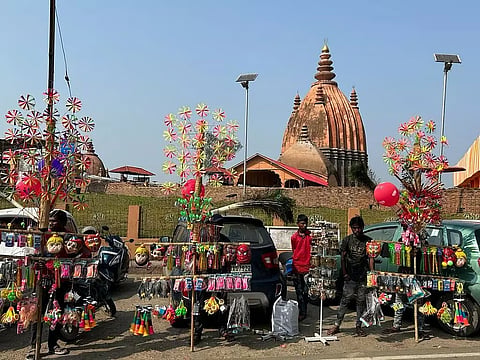 शिवसागर में ऐतिहासिक शिव डोल पर महा शिवरात्रि पूजा और मेला चल रहा है
