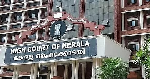 बलात्कार पीड़िता को रेपिस्ट के बच्चे को जन्म देने के लिए मजबूर नहीं कर सकते: केरल हाई कोर्ट
