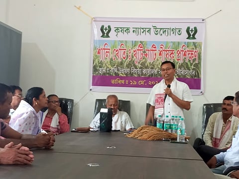 असम: कृषक न्यास ने शिवसागर जिले में साली धान की खेती पर एक प्रशिक्षण का आयोजन किया
