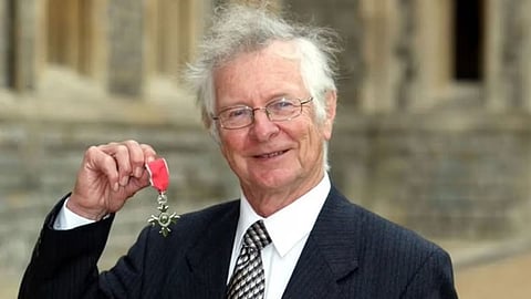 क्रिकेट: डकवर्थ-लुईस-स्टर्न (डीएलएस) पद्धति के सह-आविष्कारक फ्रैंक डकवर्थ का 84 वर्ष की आयु में निधन