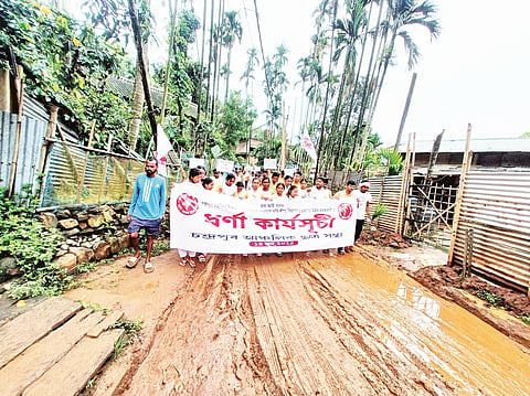 असम: चंद्रपुर छात्र संगठन ने वैज्ञानिक तरीके से सड़क निर्माण की मांग की
