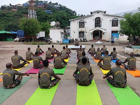 मिजोरम: भारत-म्यांमार सीमा पर ज़ोखावथर में सामूहिक योग कार्यक्रम