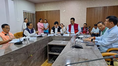 केंद्रीय मंत्री ने अरुणाचल जिले में केंद्रीय योजनाओं की समीक्षा की 
 