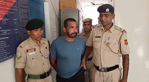  त्रिपुरा: सोशल मीडिया पोस्ट को लेकर व्यक्ति ने पत्नी और सास की हत्या की 