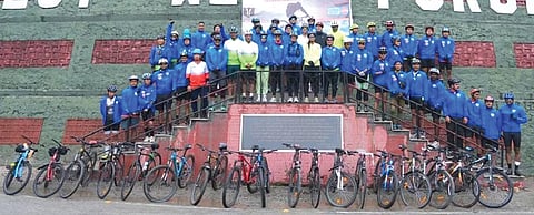  62वें वालोंग दिवस समारोह: भारतीय सेना ने 251 किलोमीटर साइकिल अभियान पूरा किया 