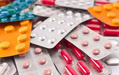 असम: साप्ताहिक बाजारों में सब्जियों की तरह बिक रही हैं नकली दवाएँ!