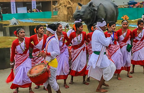 असम के सांस्कृतिक मामलों के विभाग ने शिवसागर में मेगा झूमर प्रशिक्षण कार्यक्रम शुरू किया 