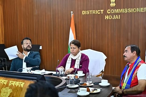 असम: मंत्री अजंता नेयोग ने होजाई में समीक्षा बैठक में भाग लिया