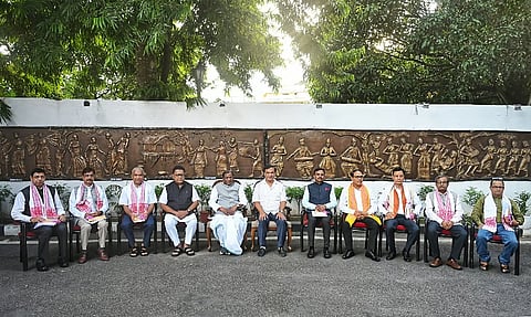 गुवाहाटी: राज्यपाल ने असम में सात नए कुलपतियों को शपथ दिलाई