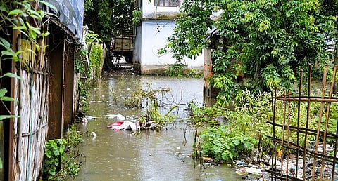 तेजपुर में भीषण जलभराव से जनजीवन अस्त-व्यस्त, नागरिक लापरवाही उजागर