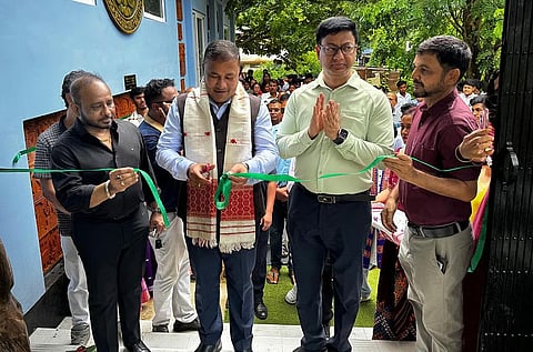 गुवाहाटी: शहर में राजकीय कला एवं शिल्प महाविद्यालय के नए शैक्षणिक भवन का उद्घाटन