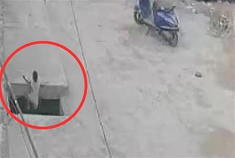 कालापहाड़ में खुले नाले में 5 साल के बच्चे के गिरने के बाद कंपनी के 3 अधिकारी गिरफ्तार