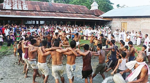 जामुगुरीहाट में 270 साल पुरानी बोका-खेसा भाओना परंपरा जारी है