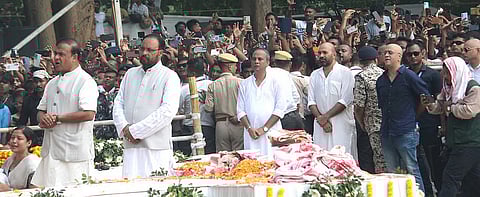 असम अपनी अमर आवाज़ के लिए शोक में डूबा: राष्ट्र ने ज़ुबीन गर्ग को भावभीनी विदाई दी