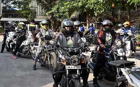 असम: 'विश्वास यात्रा' महिलाओं की सुरक्षा बाइक रैली गोलाघाट पहुँची