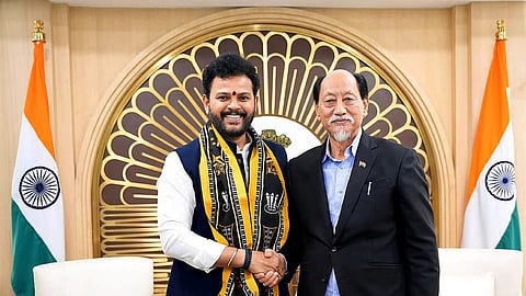 नागालैंड के मुख्यमंत्री के साथ हवाई कनेक्टिविटी बढ़ाने पर चर्चा करते है राम मोहन नायडू