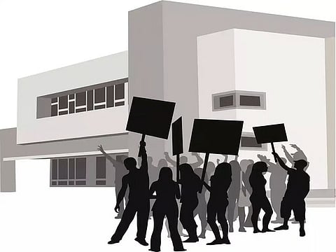एसटी छात्रों का विरोध प्रदर्शन हुआ हिंसक; कोकराझार में बीटीसी विधानसभा में तोड़फोड़
