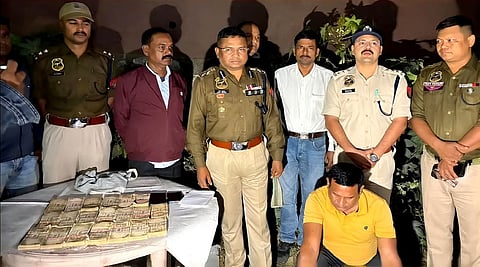 गुवाहाटी : बोरागाँव में 10 लाख रुपये के नकली नोट ज़ब्त , एक गिरफ्तार