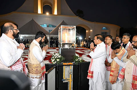 असम: मुख्यमंत्री हिमंत बिस्वा सरमा ने जलाई, स्वाहिद स्मारक क्षेत्र में अखंड ज्योति