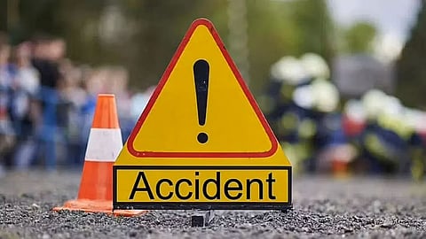 पश्चिम बंगाल के कालिम्पोंग में गाड़ी खाई में गिरने से 2 की मौत, 8 घायल