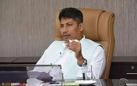 मुख्यमंत्री के समर्थन में पिजूष हाजरिका, हिंदी विवाद पर प्रतिक्रिया  