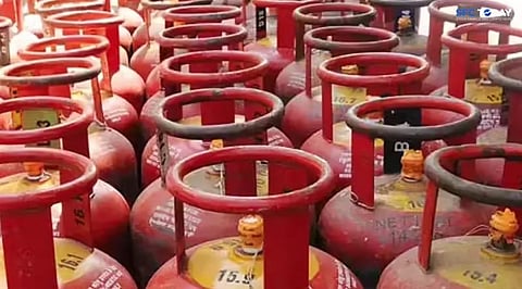 LPG prices today_ Check latest rates in Delhi, Bengaluru, Mumbai, Kolkata, Chennai, Lucknow for March 17-sfc.