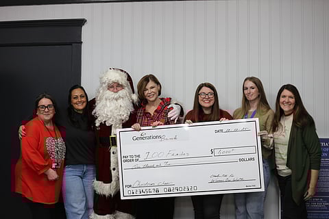 Jennifer Rodriguez, Valoree Ortiz, Santa, Charlene Fite, Becky Petty, Nicole Cunningham, Karen Phillips
