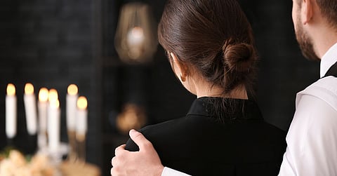 How To Know if You Should Attend a Funeral
