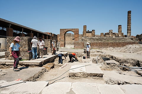 Weekend Reads | Using Cutting-Edge Tech to Decipher Ancient Texts
