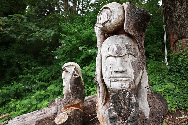 Edwin Fountain, the Wood Sculptor of Mount Baker, Carves New Life
