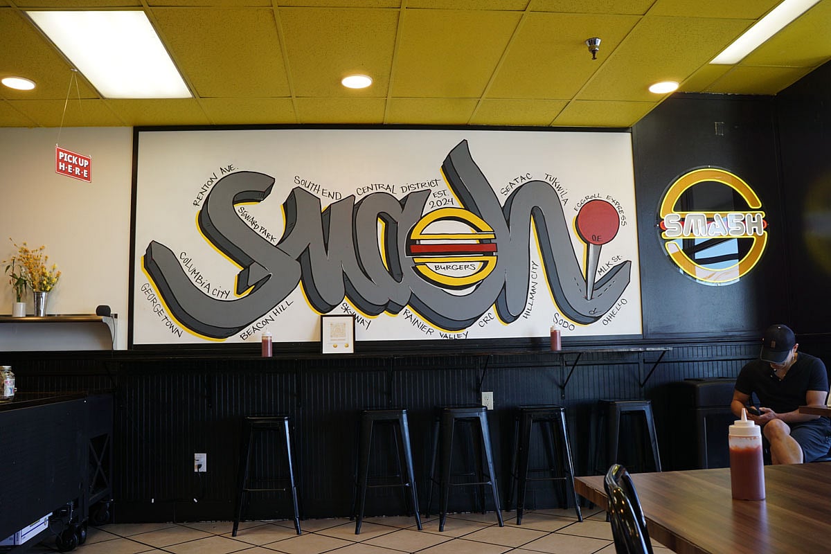 New Burger Spot Sma5h Serves Up Halal Beef on MLK Jr Way