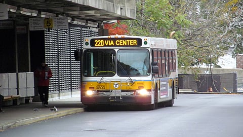 MBTA bus In quincy center