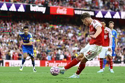 Viktor Gyokeres of Arsenal scores a penalty against Leeds United in their 2025 Premier League match