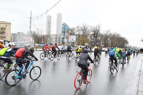 People cycling in Russia