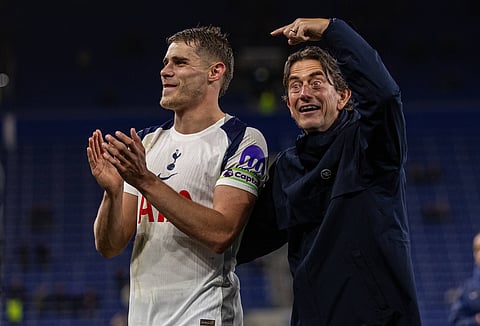 Tottenham Hotspur manager Thomas Frank and Micky van de Ven