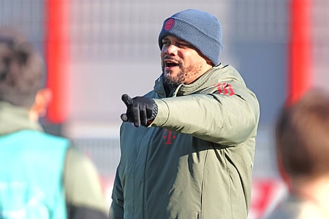 Vincent Kompany instructing his players during practice session