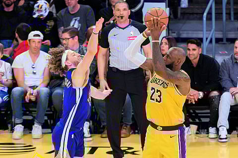 LeBron James in action against Golden State Warriors 