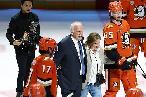 Joel Quenneville celebrates his 1000th career win against Edmonton Oilers
